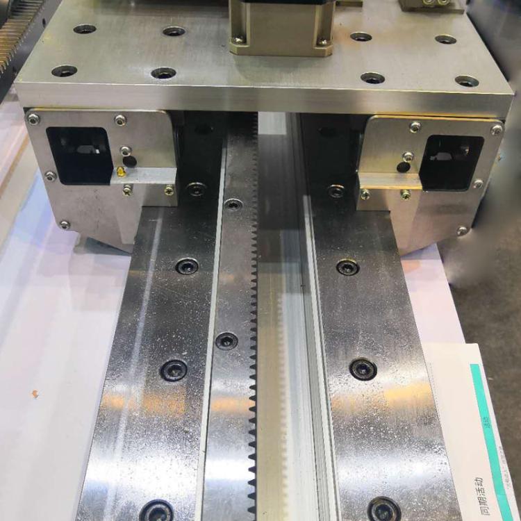 桁架机器人行走地轨重载荷滚轮箱直线扁导轨方形扁导轨