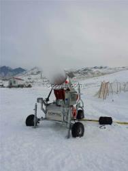 國產(chǎn)造雪機廠家 人工造雪機出雪量大