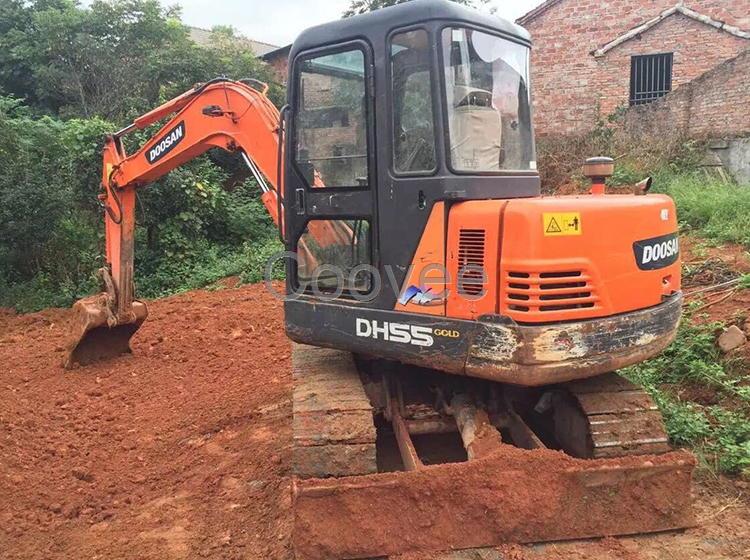 二手挖掘机斗山55性能好干活快到手盈利