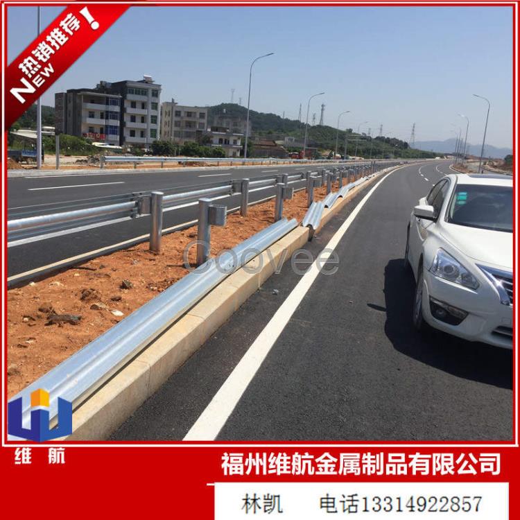 Gr-B-4E鍍鋅高速公路護(hù)欄板噴塑波形梁護(hù)欄包送貨