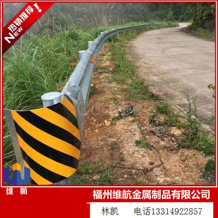 福州波形護(hù)欄廠家直銷福清高速公路防撞護(hù)欄板A級(jí)國(guó)標(biāo)波形梁護(hù)欄