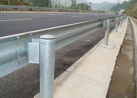 山東公路波形護欄板生產(chǎn)廠家現(xiàn)貨批量價