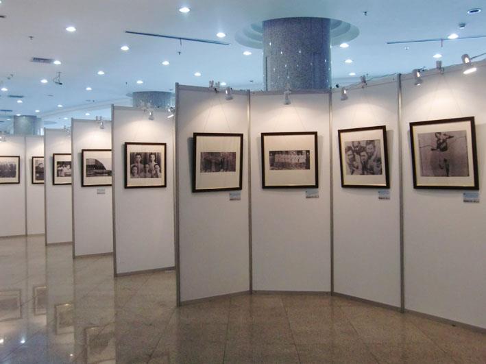 酒店书画标准屏风八棱柱展板搭建