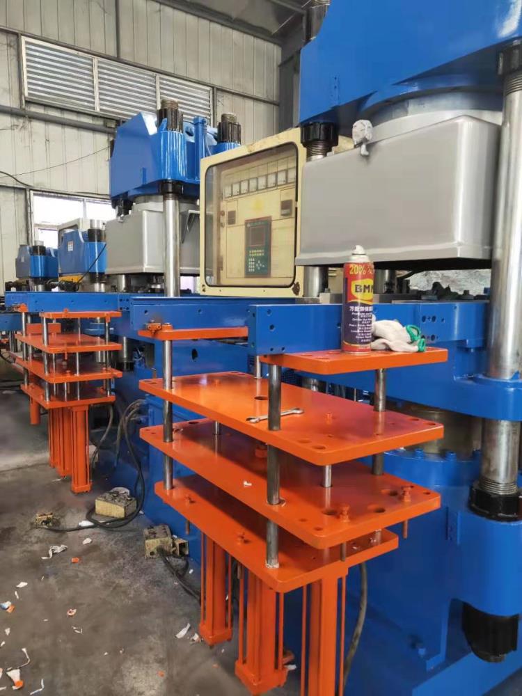 佳鑫250二手真空硫化机