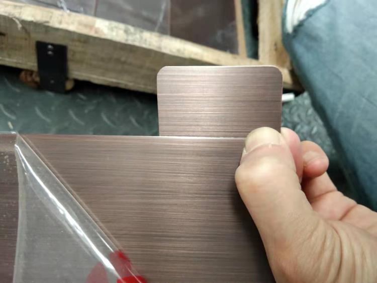 不锈钢紫铜色拉丝板